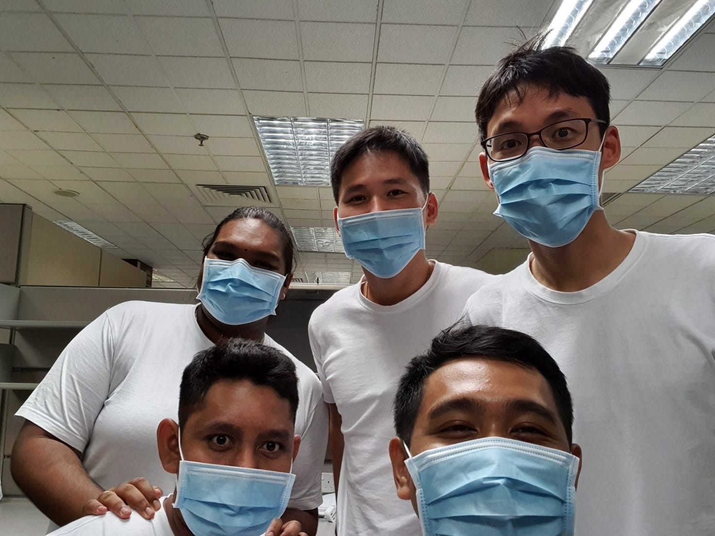 Dr Wu Hong King (back right) 