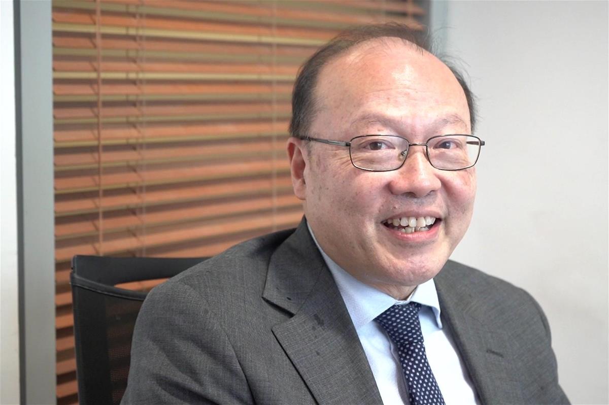 A picture of heart expert Peter Liu from Canada