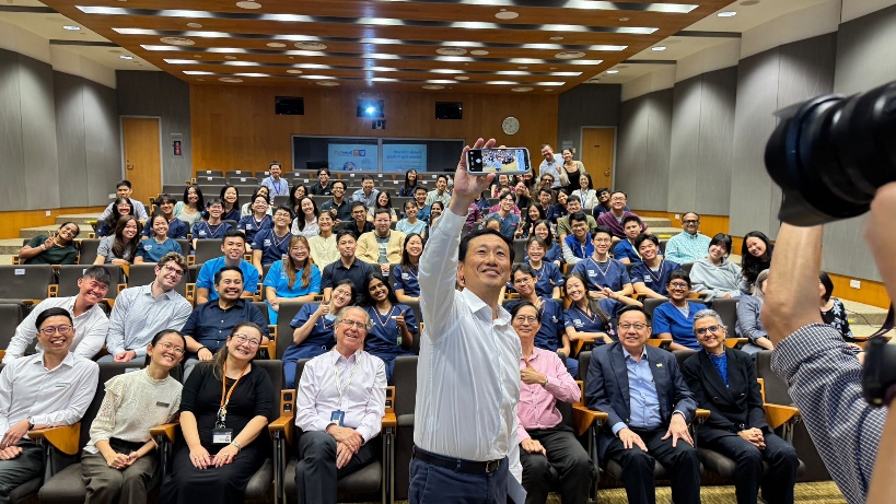 Fireside chat with Minister Ong Ye Kung. // Image credit: Duke-NUS Medical School