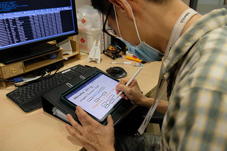 To turn his science into a computer algorhithm, Dr Raymond Lee had help from different teams from across the medical school