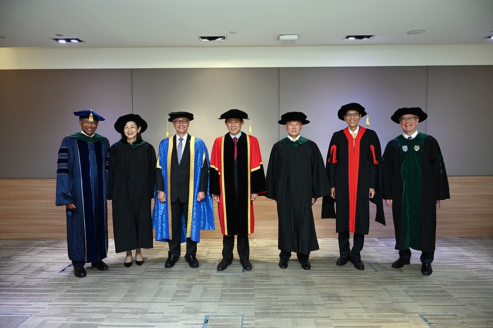 Guest-of-Honour Mr Chan Chun Sing, Minister for Education, Chief Health Scientist Professor Tan Chorh Chuan, and senior leadership from Duke University, NUS, Duke-NUS and SingHealth