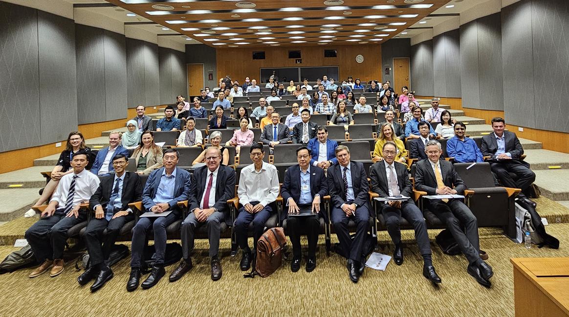 A 200-strong audience turned up in person and online to hear experts, including Guest-of-Honour Professor Tan Chorh Chuan, Chief Health Scientist and Executive Director of the Office for Healthcare Transformation at Singapore’s Ministry of Health (centre)