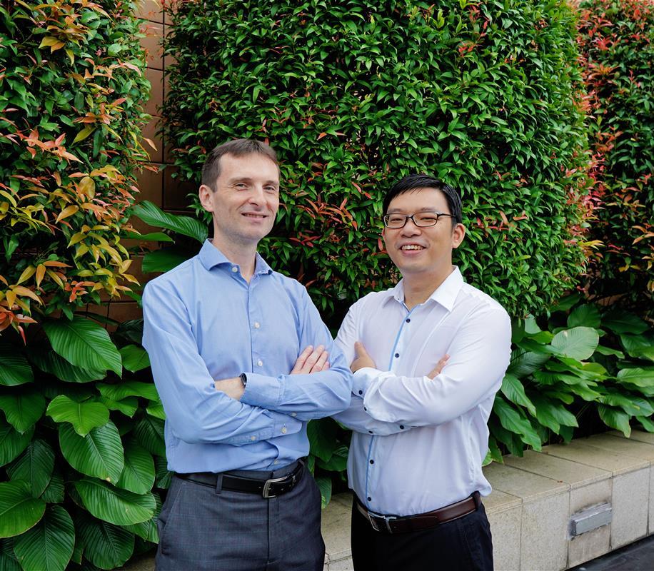 Assoc Prof Joshua Gooley and Dr Yeo Sing Chen
