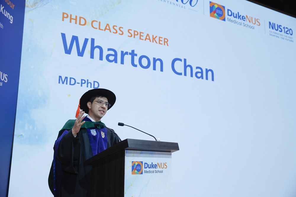 MD-PhD speaker Dr O Yinn Wharton Chan delivers an inspiring speech to his fellow graduates MD-PhD speaker Dr O Yinn Wharton Chan delivers an inspiring speech to his fellow graduates