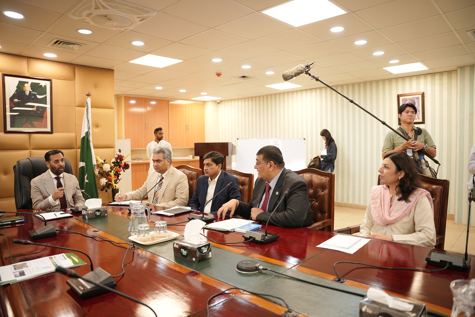The WES team engaged the Ministry of Health to discuss the importance of strengthening wastewater surveillance and treatment systems across Pakistan