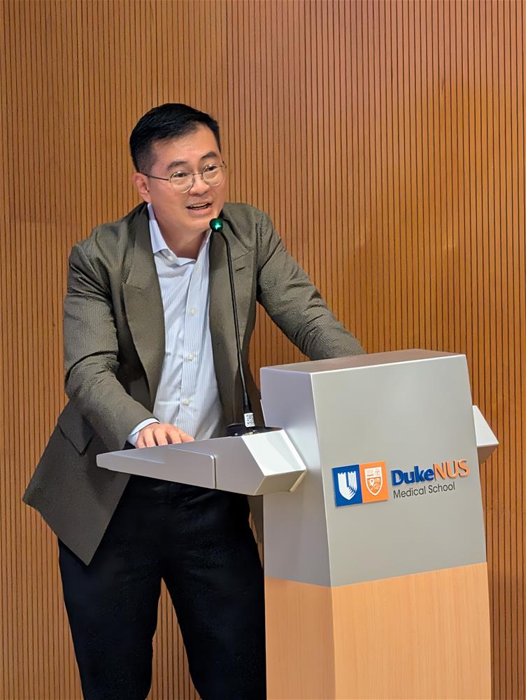Vice-Dean for Academic Medicine Prof Lim Soon Thye delivers his closing remarks // Credit: Daryl Li Vice-Dean for Academic Medicine Prof Lim Soon Thye delivers his closing remarks // Credit: Daryl Li