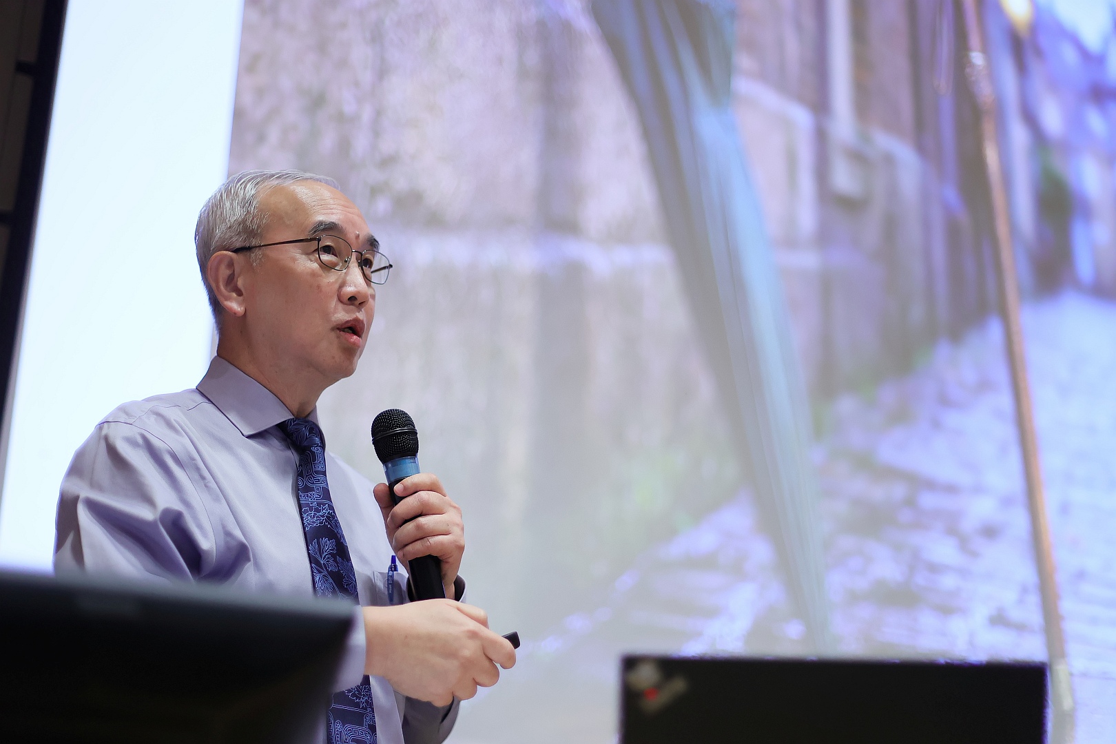 Professor Lim Shih Hui shared personal reflections from his academic journey, urging honourees to embrace new challenges, enjoy the path ahead and continue recognising the people who helped them along the way.