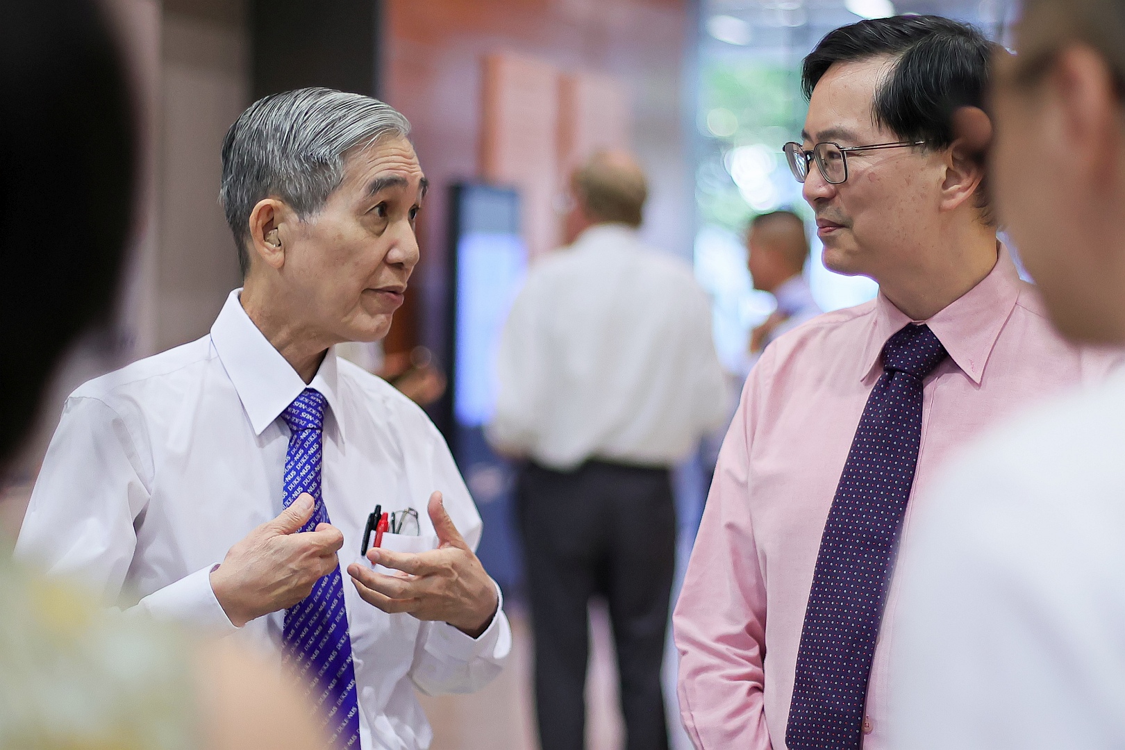 Emeritus Professor Ng Keng Yeen (left) and Dean Patrick Tan