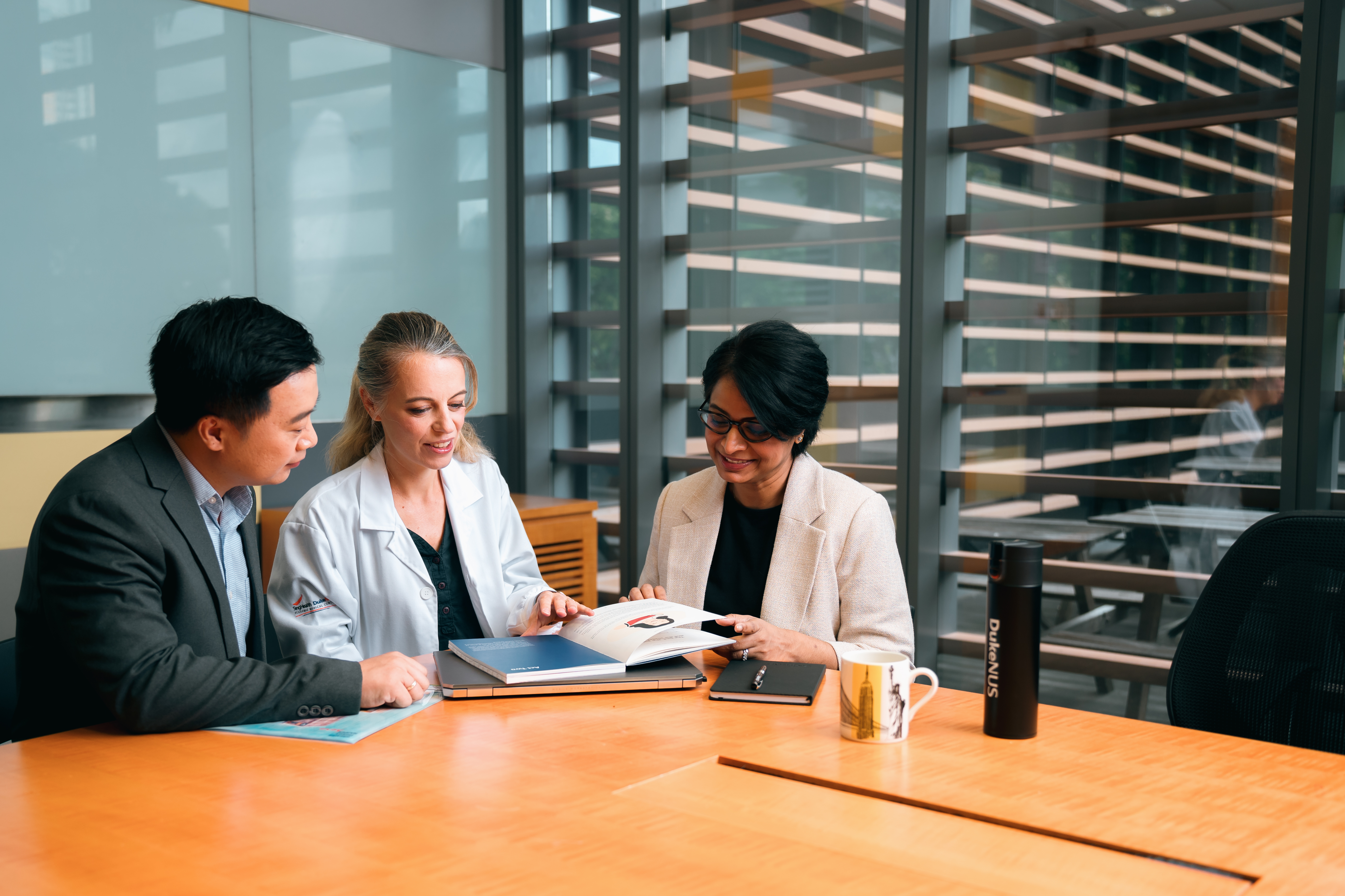 20230925 02 Zou Changji, Nina Le Bert, Regina Charles