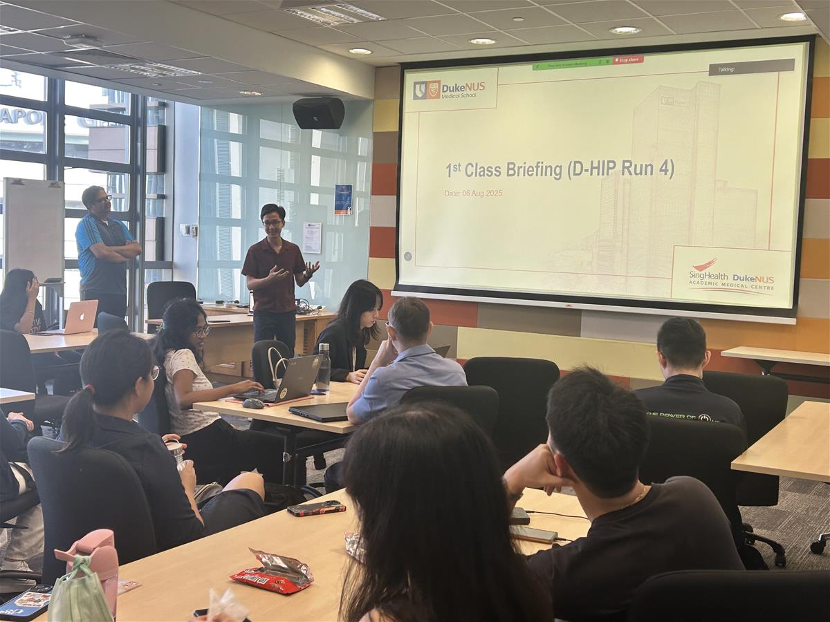 Jeremy conducting the first class briefing for the D-HIP fellows