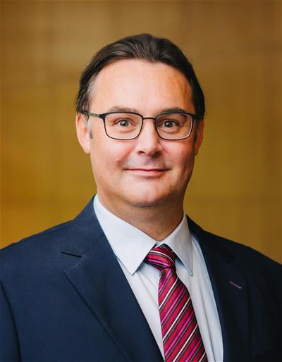 Prof Gavin Smith