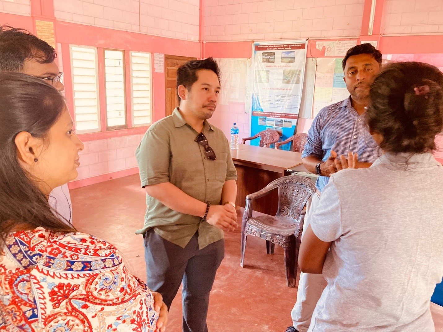 SDGHI Assoc. Prof. Renzo Guinto meets with collaborators in Sri Lanka