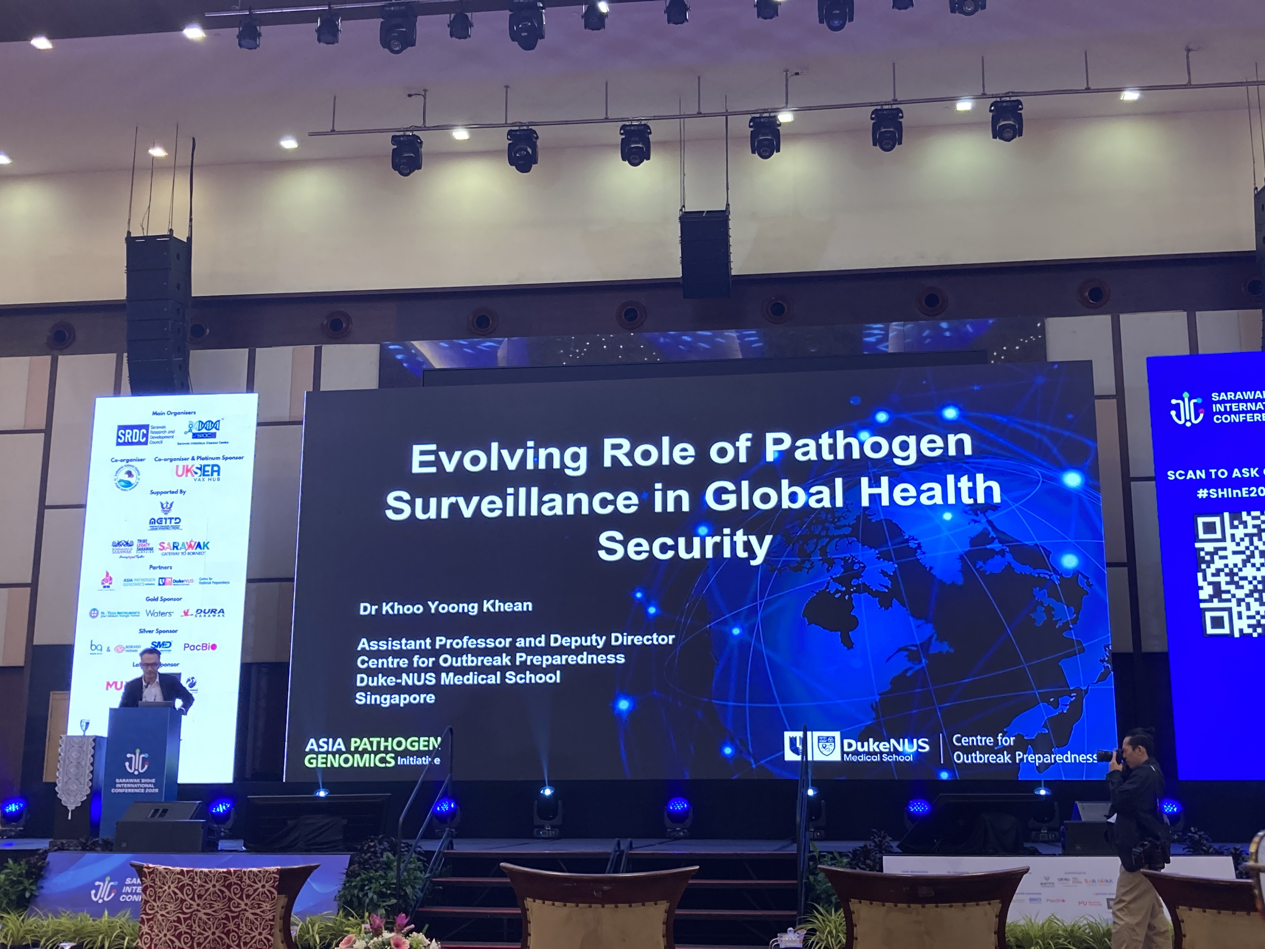 Asst Prof Yoong Khoo Khean delivering a talk at the Sarawak SHInE 2026 conference