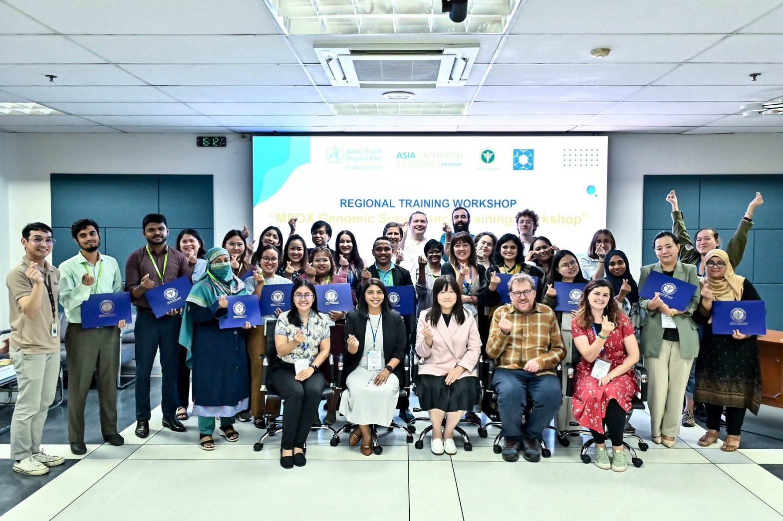Group photo of workshop participants and trainers