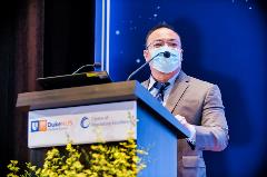 Asst Prof James Leong congratulating the 33 Graduates from the Graduate Certificate in Health Products Regulation